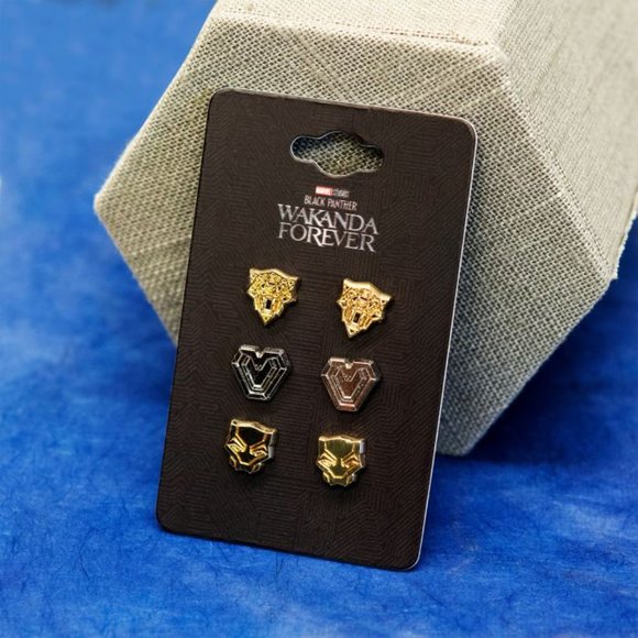 Wakanda Forever 3 Stud Set - Picture 2 of 2